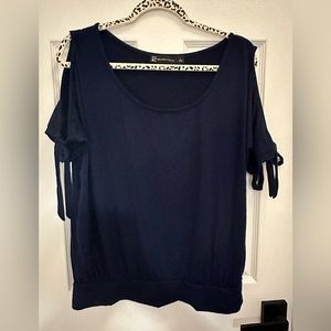 Blue cold shoulder short sleeved tee with ties on the sleeves